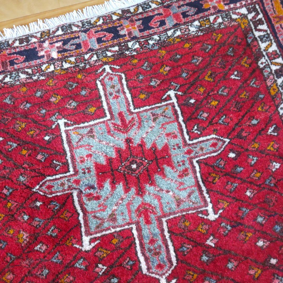 イランのラグ　村の絨毯