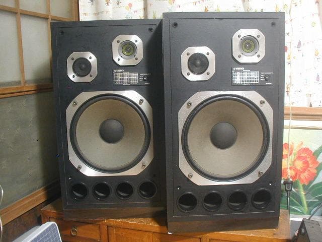 ★オンキョー製、Ｓ－8800、3ウェイスピーカーシステム・ペアです。