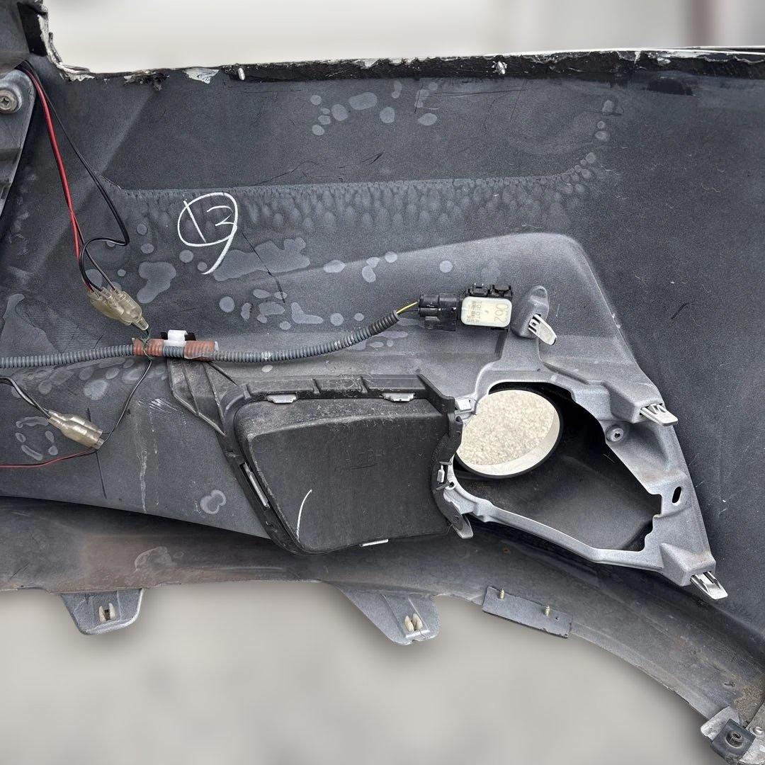 クラウンバンパー。