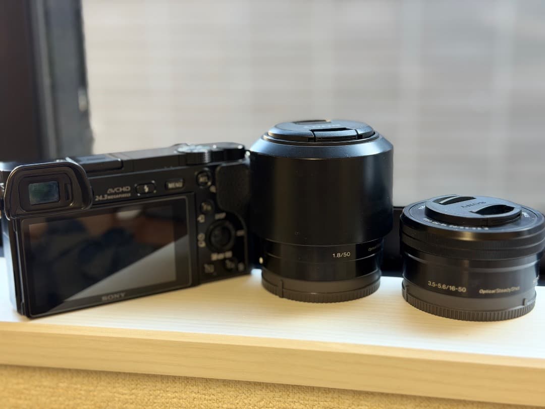 SONY α6000 ダブルレンズ 50mm F1.8 海外仕様 日本語なし