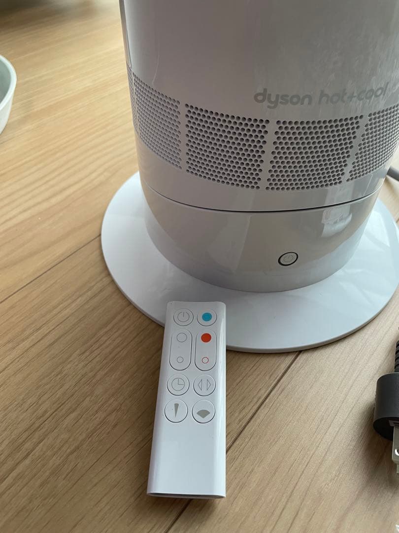 2022年製ダイソン　Hot＋Cool　AM09　N　ファンヒーター　ホワイト