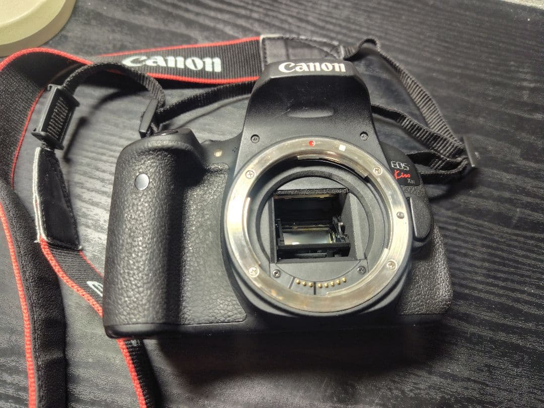 デジタルカメラ EOS Kiss X8i