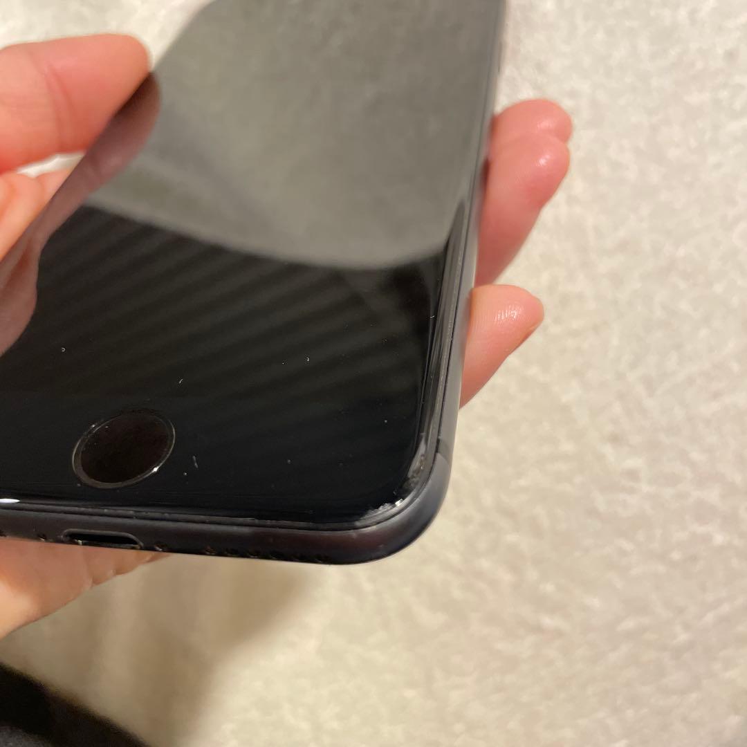 iPhone 8 ブラック 本体　64GB SIMフリー