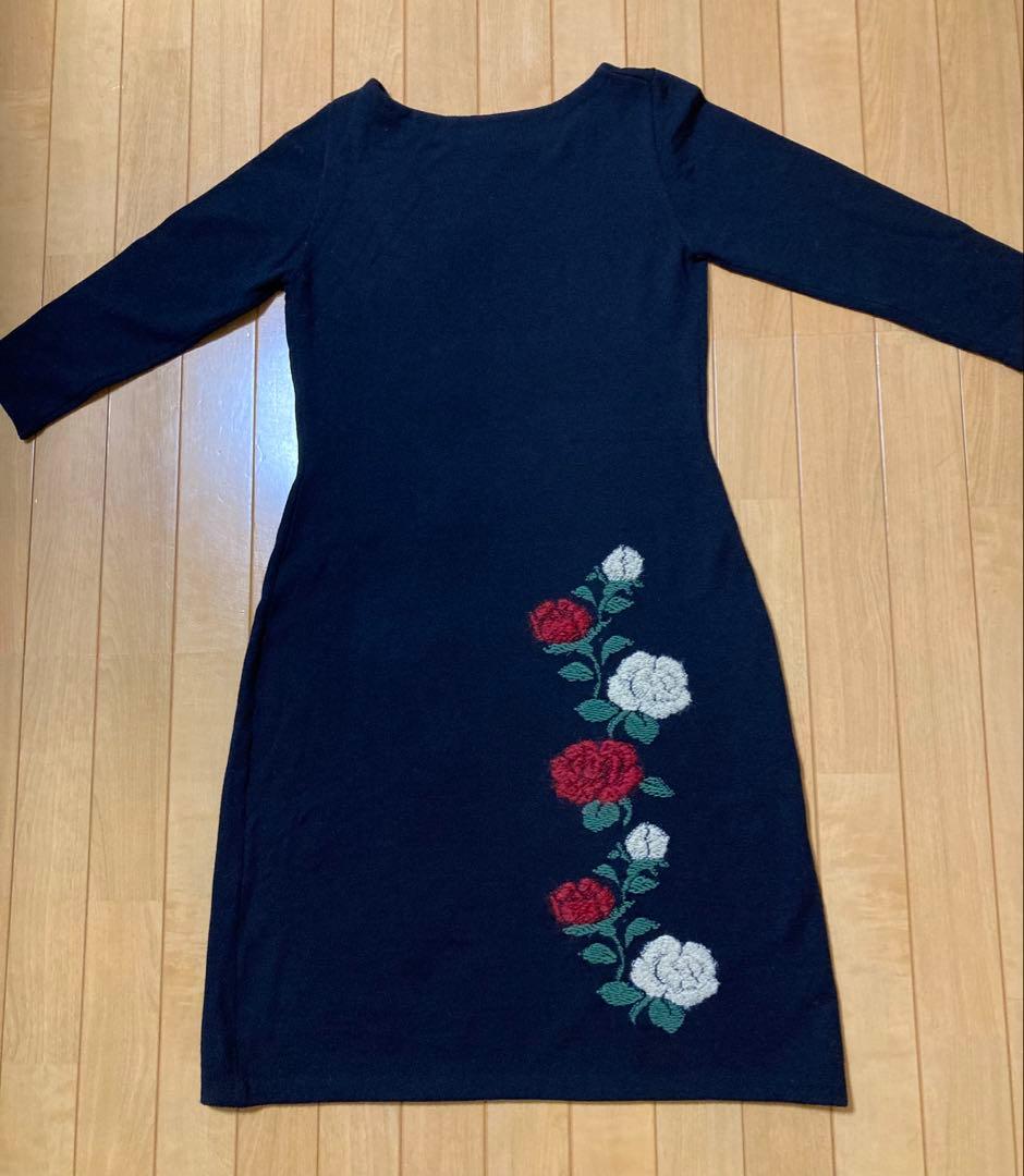 ⭐︎1/18のみタイムSALE⭐︎ シビラ　ニットワンピース バラ柄刺繍ブラック