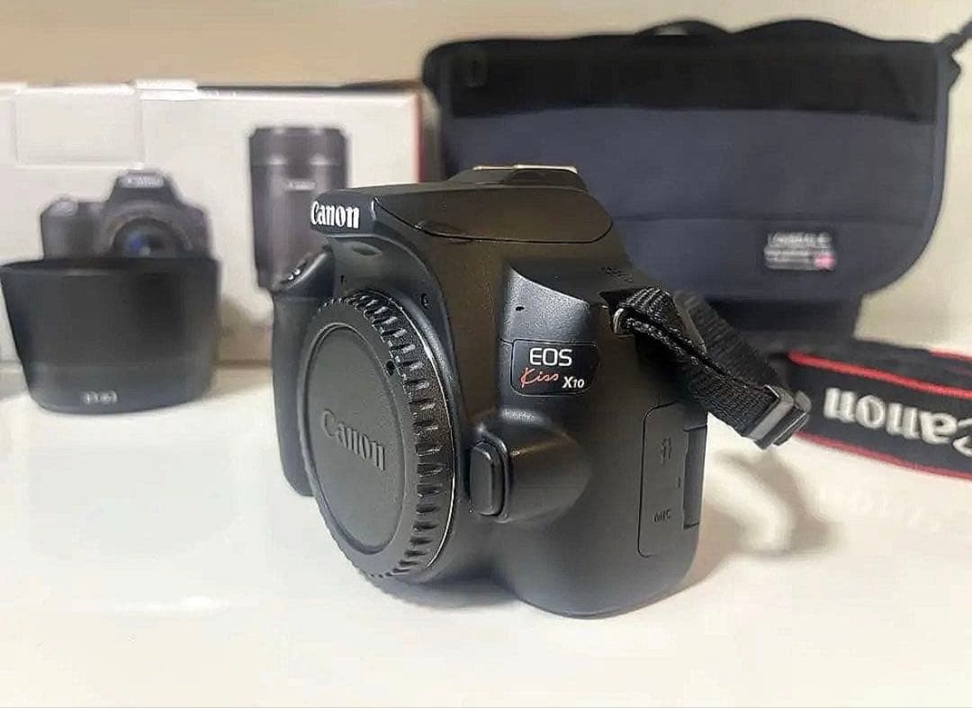 超美品 【Canon EOS Kiss X10 ダブルズームキット】