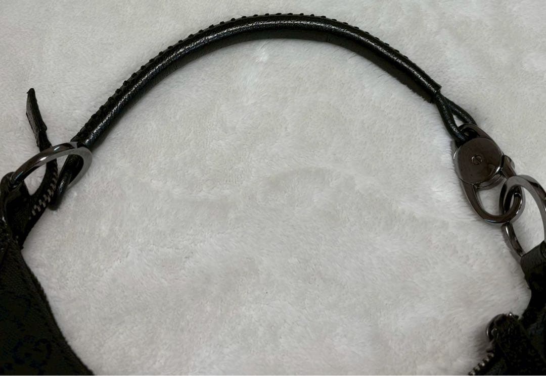 GUCCI グッチ　 ワンショルダーバッグ　バック　gg柄　ブラック　極美品