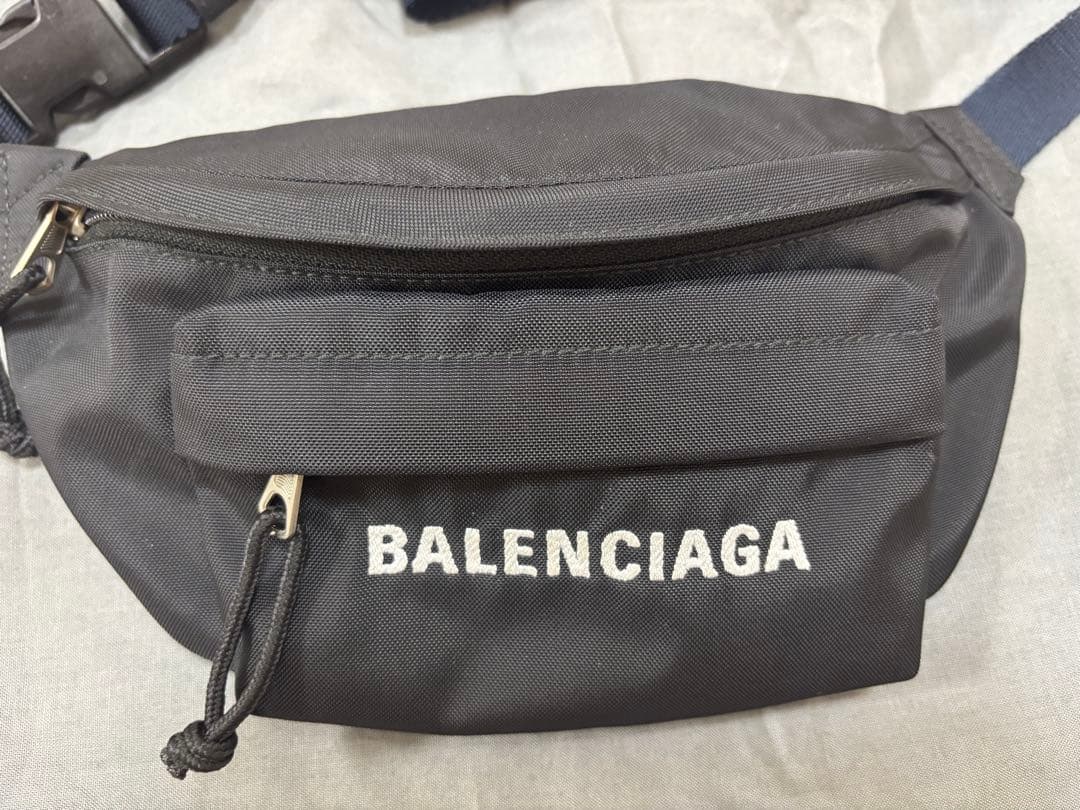 バレンシアガ　BALENCIAGA ウエスト　ボディ　バッグ