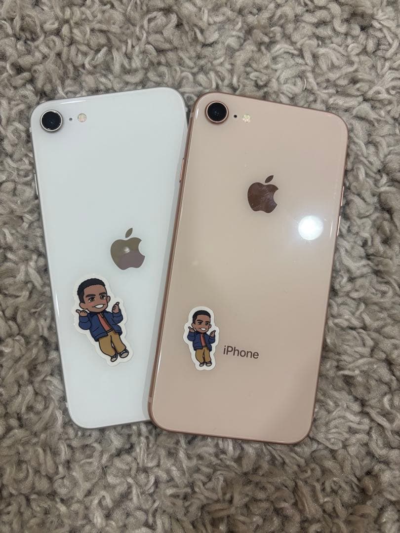 Apple iPhone 8 2台セットリチャード付き