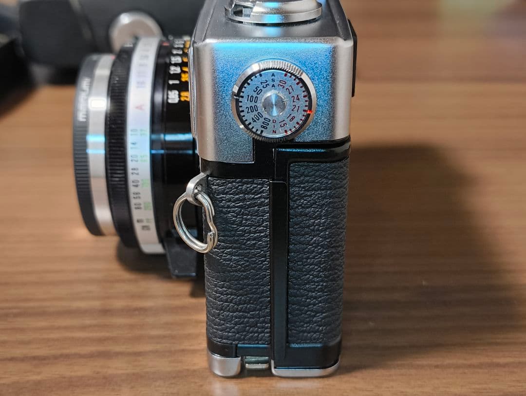 Olympus 35 SP 専用ケース、市販ストラップ、電池スペーサー付き