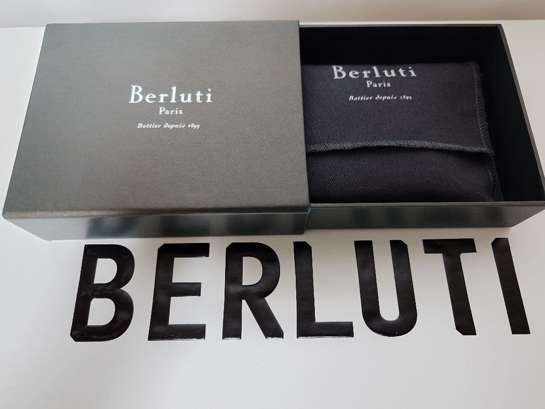 Berluti ベルルッティ　KHAYAプラチナパティーヌ