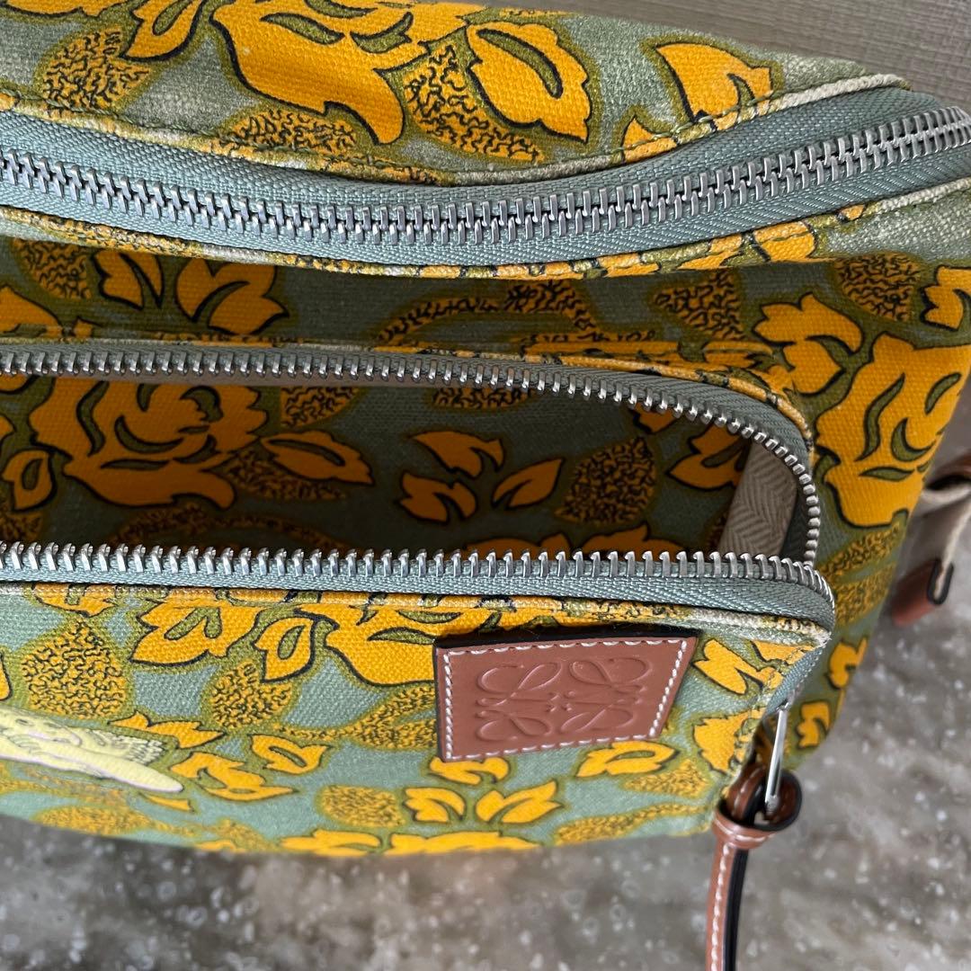 ロエベ（LOEWE）　パウラズ イビザ コレクション　ボディバッグ