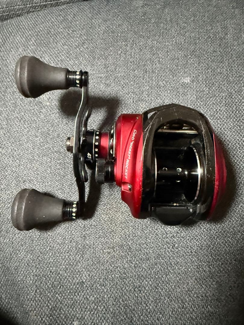 Abu Garcia REVO BEAST ROCKET ベイトリール