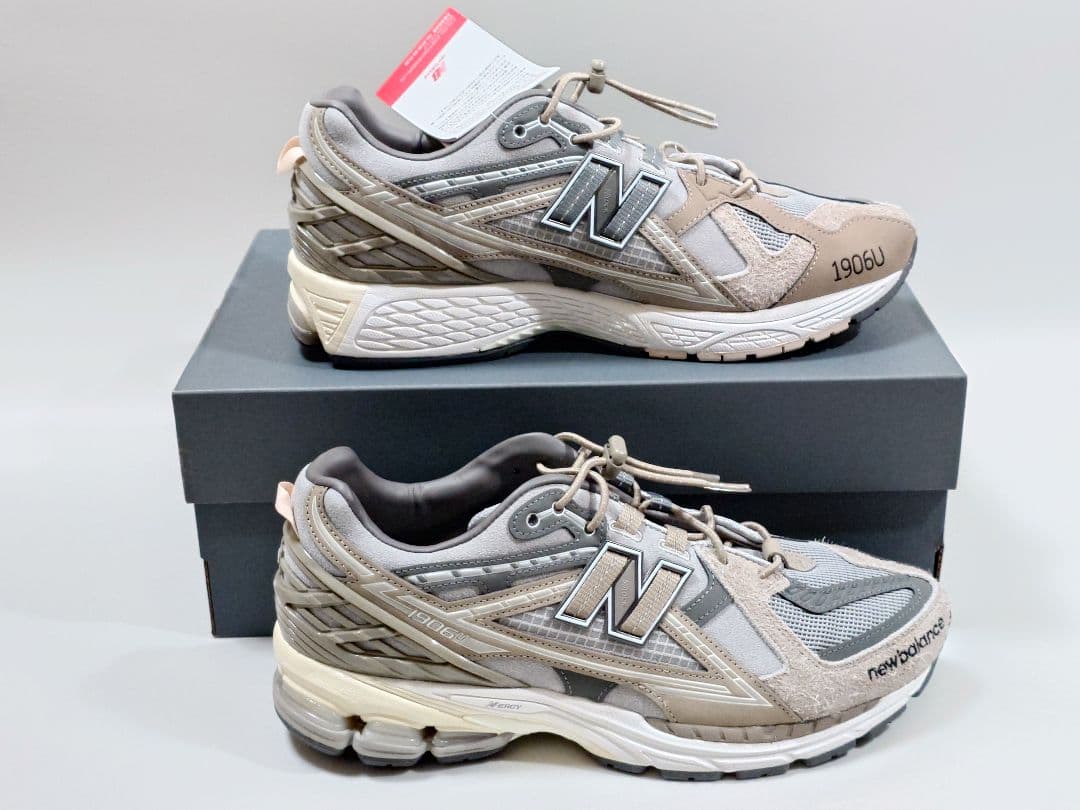 インヴィンシブル × エヌハリウッド × ニューバランス 1906U