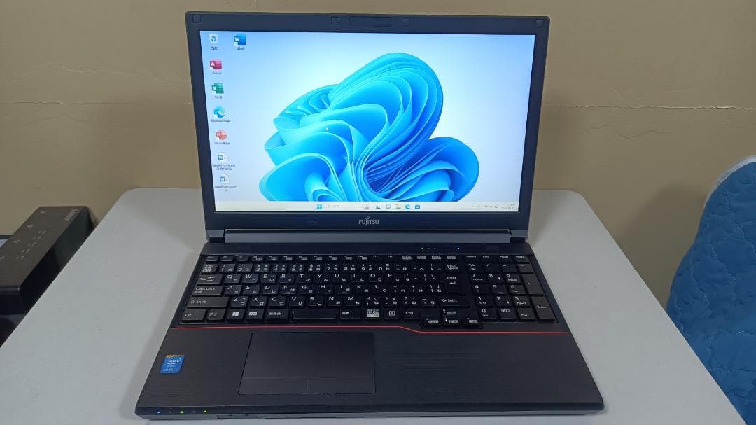 か*や様 ⭐️ノートパソコンFUJITSU第四世代Core i3 SSD128G