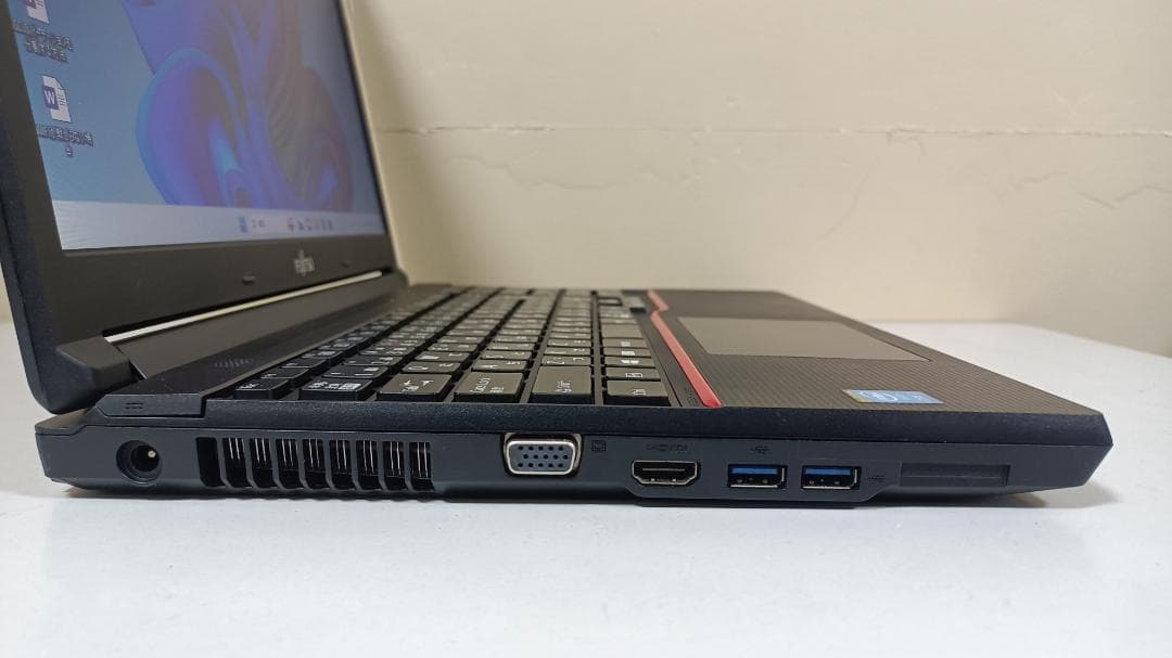 か*や様 ⭐️ノートパソコンFUJITSU第四世代Core i3 SSD128G