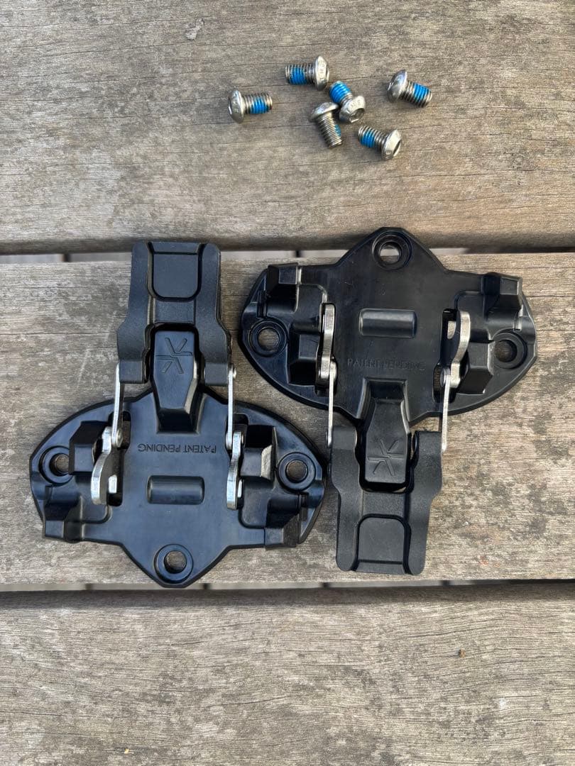 新品未使用　カラコラム　karakoram mounttour mode ネジ有