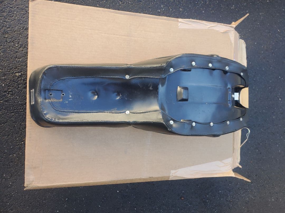 サンダンス SUNDANCE ダイナ DYNA シート ハーレー