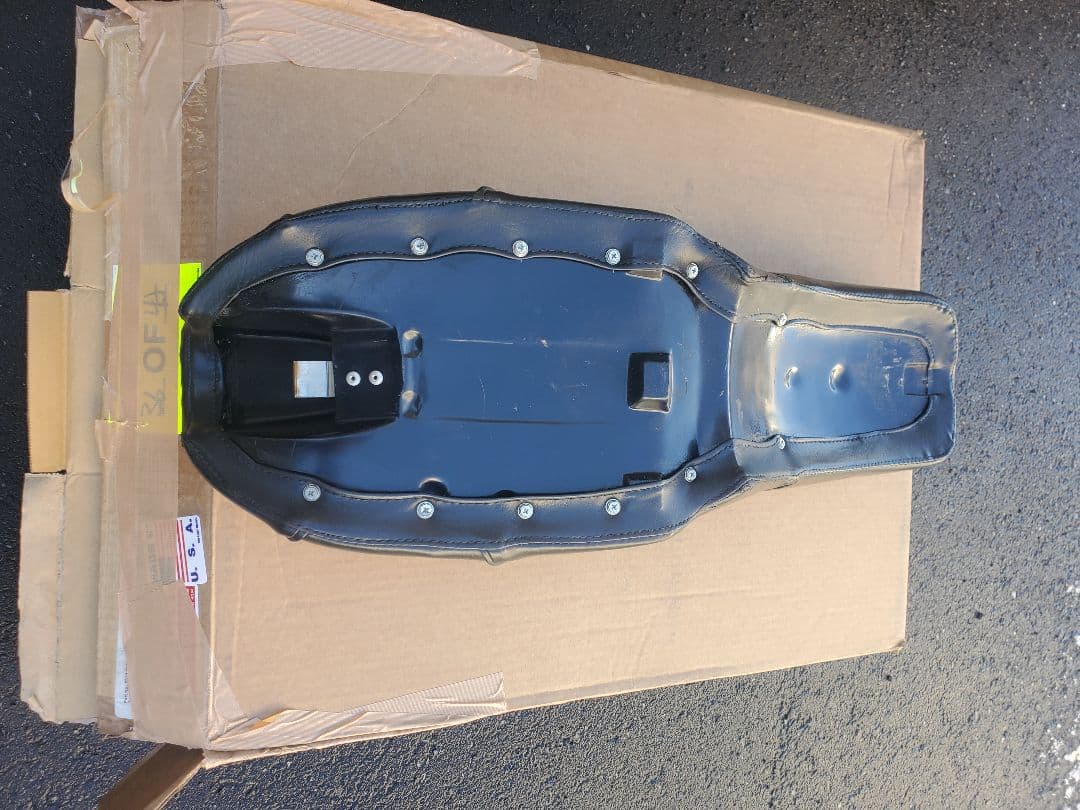 サンダンス SUNDANCE ダイナ DYNA シート ハーレー