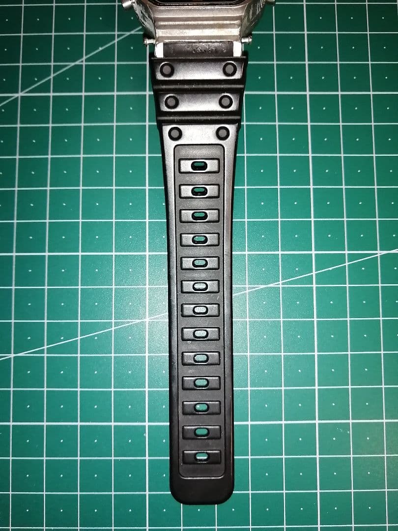 カシオ　G-shock DW-5600C 電池新品