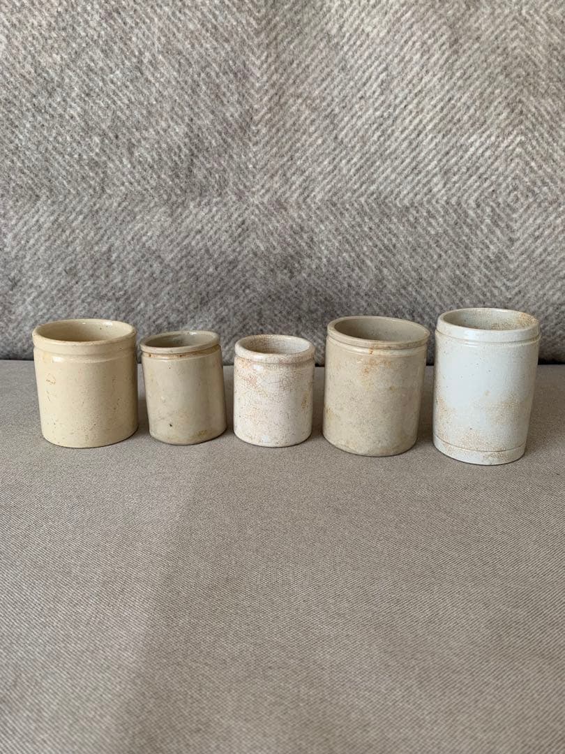 フランスアンティーク　小さな陶器のボトル5個セット