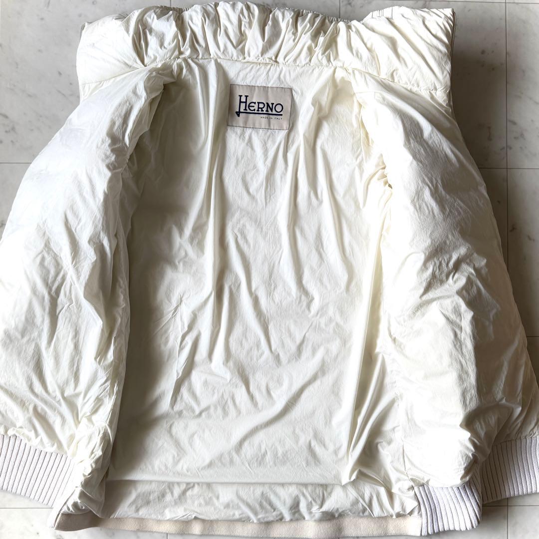美品 ヘルノ HERNO 背中ウール切替 ダウンコート 44 オフホワイト