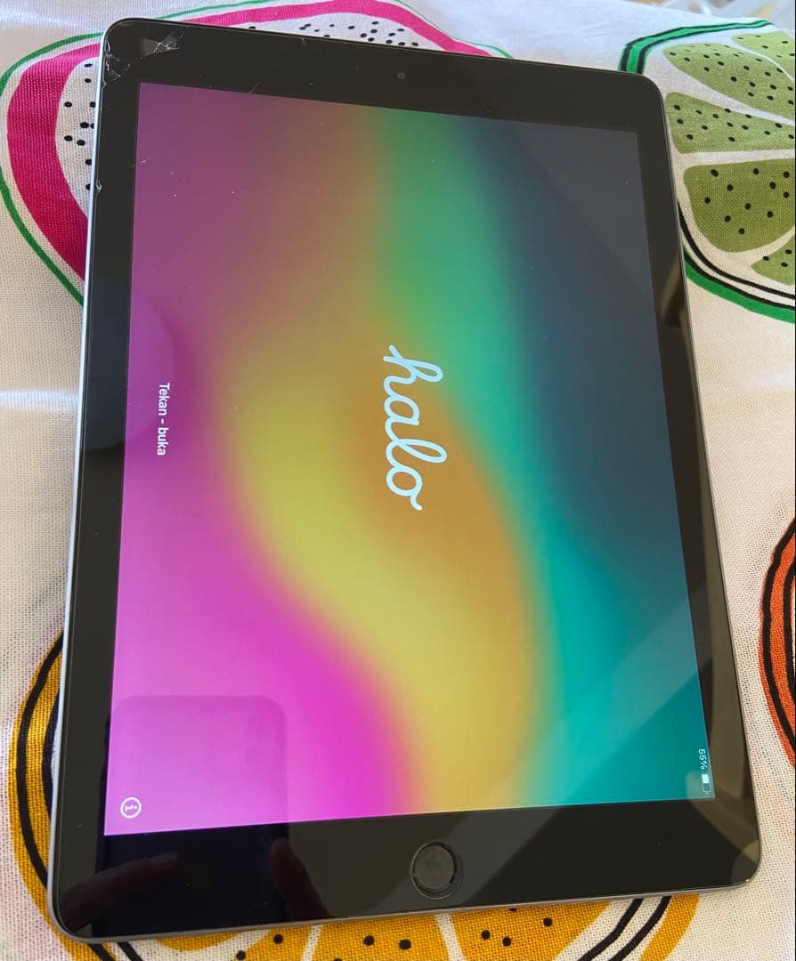 iPad 第6世代 32GB Wi-Fiモデル 刻印あり