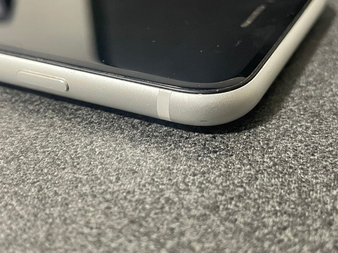 Apple iPhone SE 第2世代 64GB SIMフリー