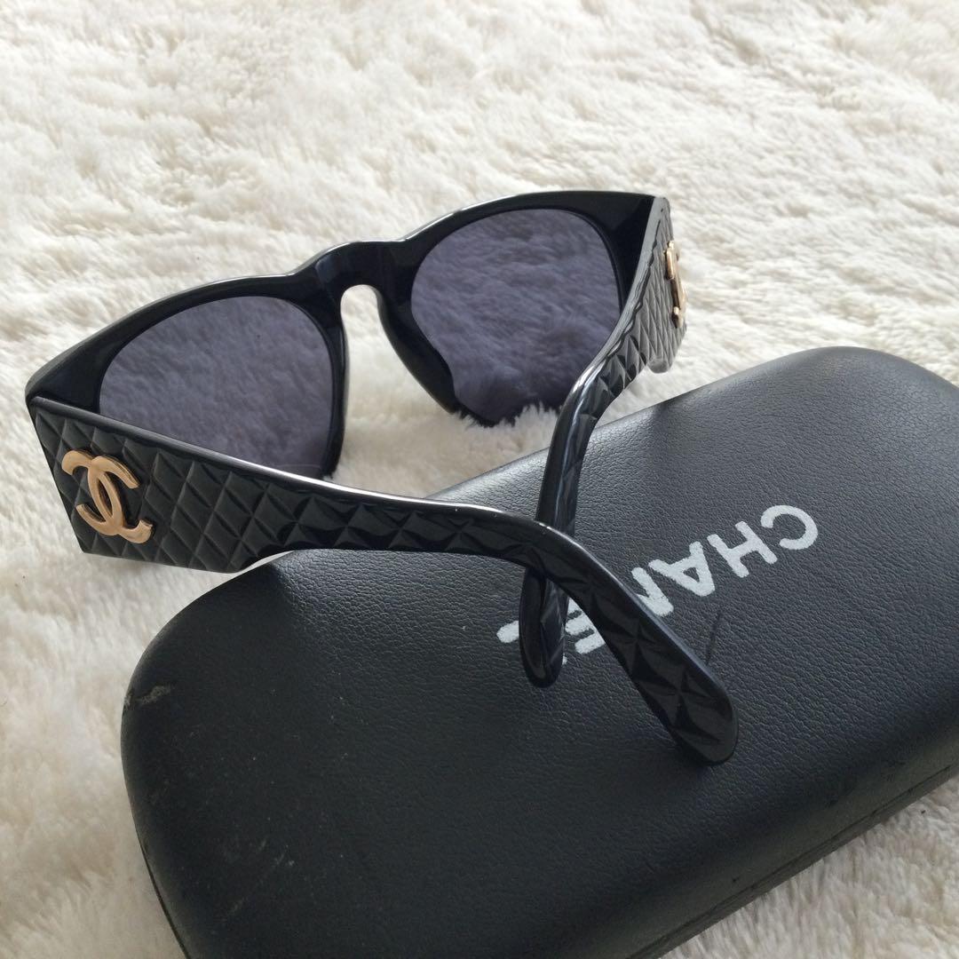 CHANEL ブラック サングラス ゴールドロゴ 小さめ