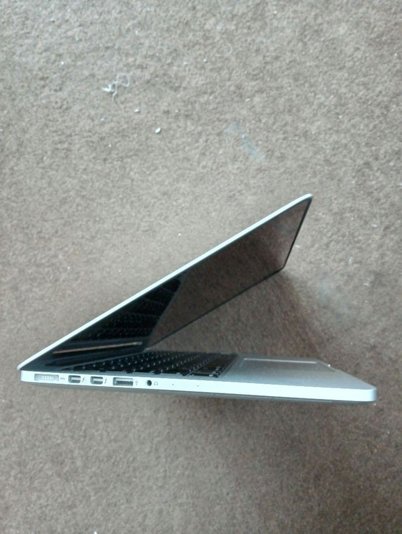 MacBook Pro ［MGX82J/A］ Mid 2014モデル　周辺機器付