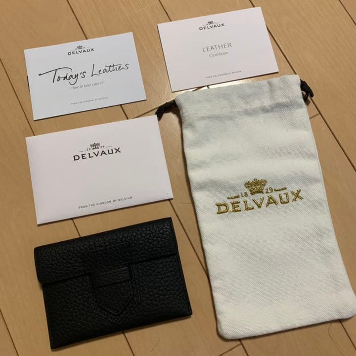 デルヴォー　カードケース