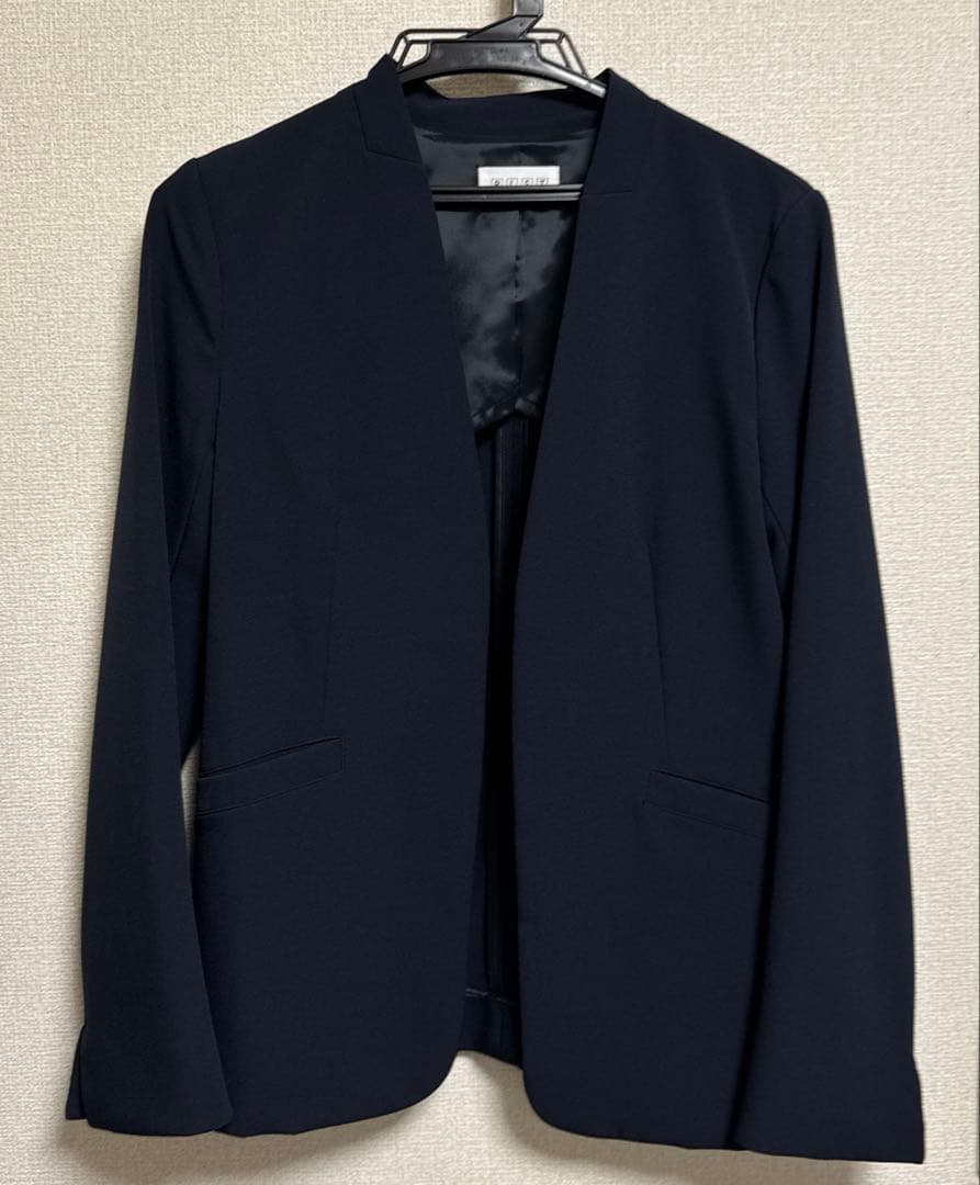 プラステ　セットアップ　ノーカラー　スーツ