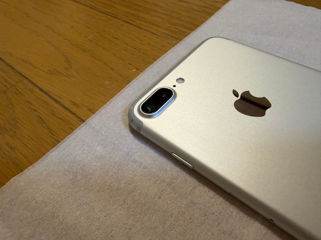 Apple iPhone 7 Plus 128GB シルバー
