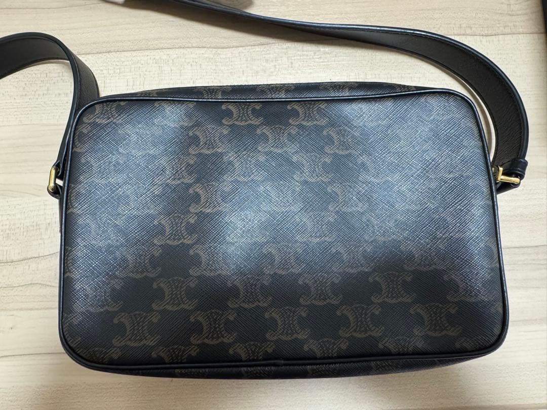 [期間限定値下げ]CELINE メッセンジャーバッグ ロゴ入り