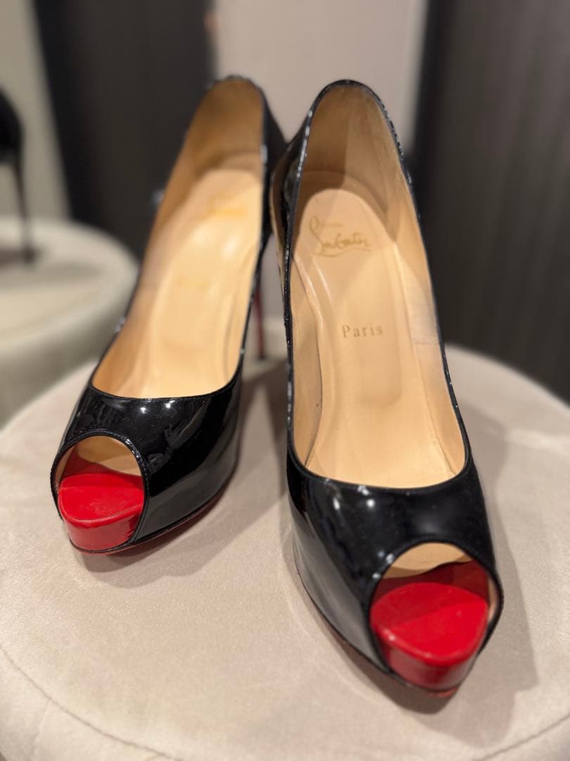 Christian Louboutin ブラック オープントゥ ハイヒール