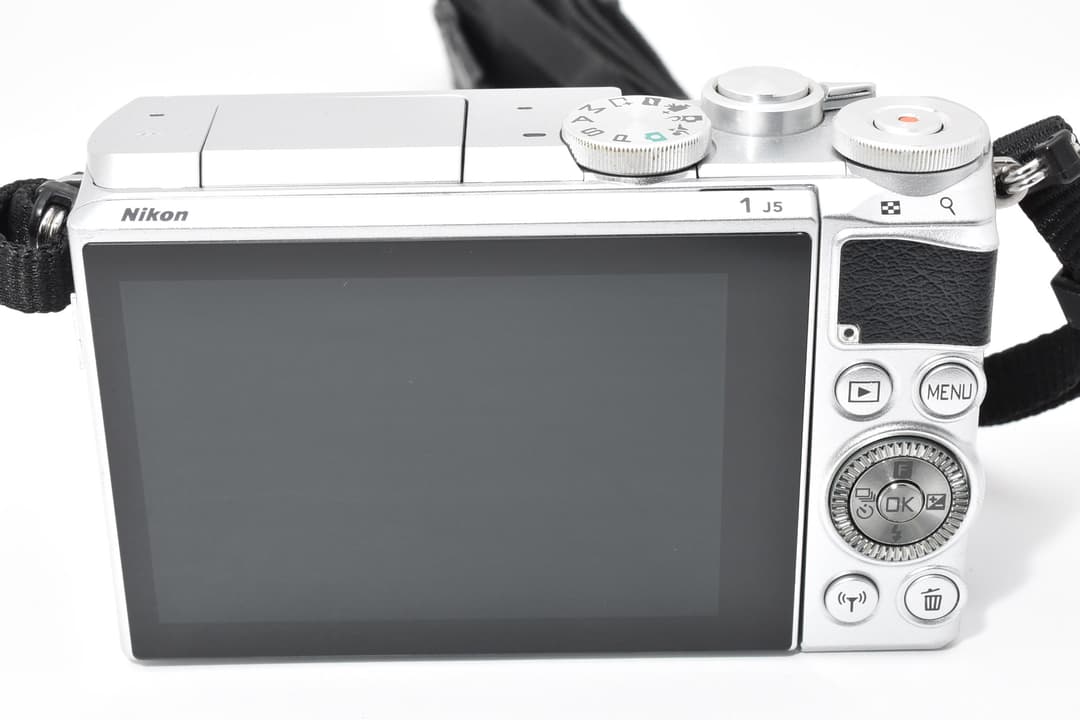 ■美品■ ニコン Nikon1 J5 ミラーレス一眼 #D011