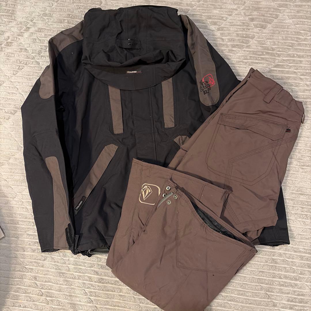 VOLCOMスノーボードウェア上下セットブラック/ブラウンM
