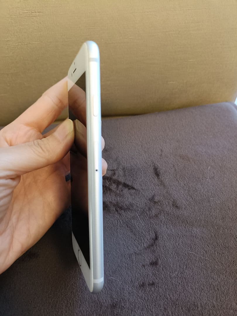 Apple iPhone8 64G 本体