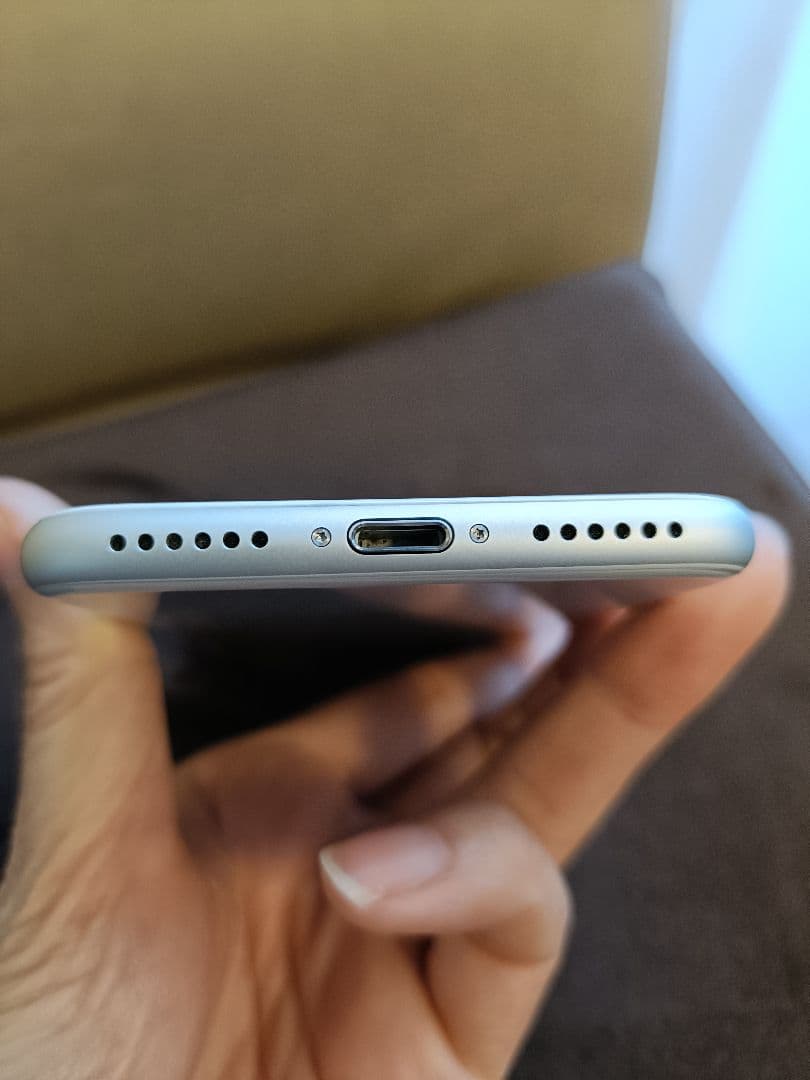 Apple iPhone8 64G 本体