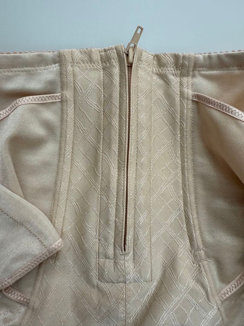 ワコール　シェイプマミーガードル　82