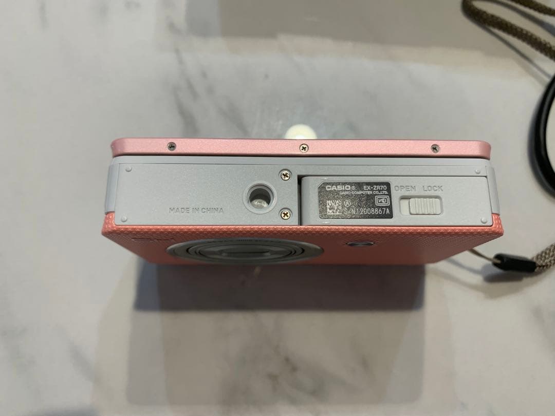 【美品】箱有り CASIO デジタルカメラ EXILIM EX-ZR70PK