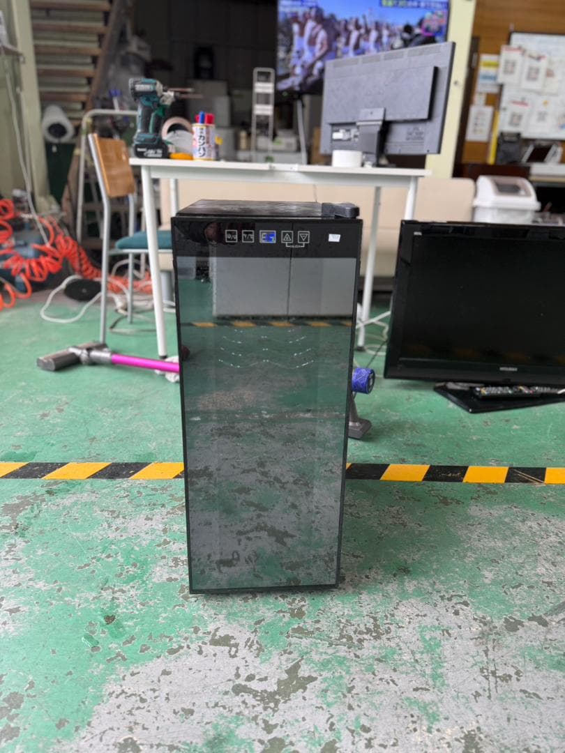 コンパクト ワインセラー 黒 ガラスドア 232