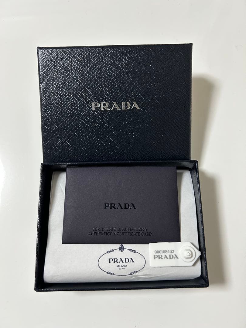 【美品】PRADAプラダ　サフィアーノ　ビジネスカード　名刺入れ