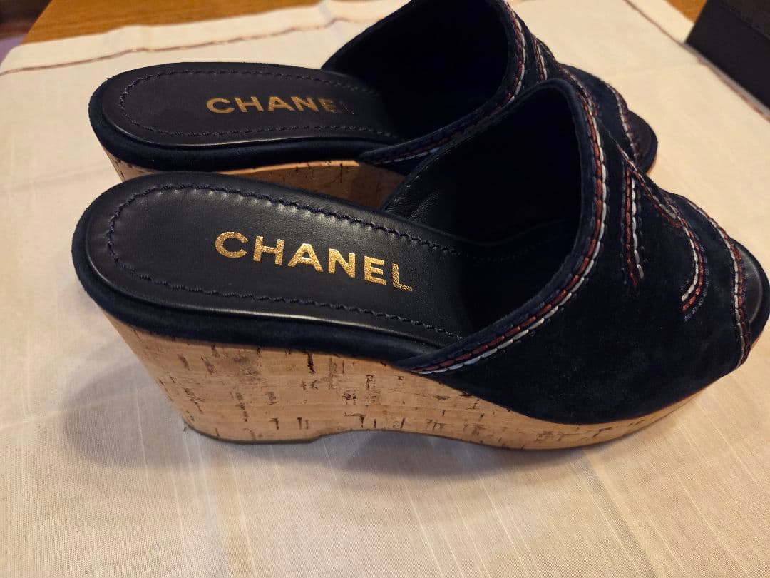 CHANEL ネイビー スエード サンダル　らーさま用