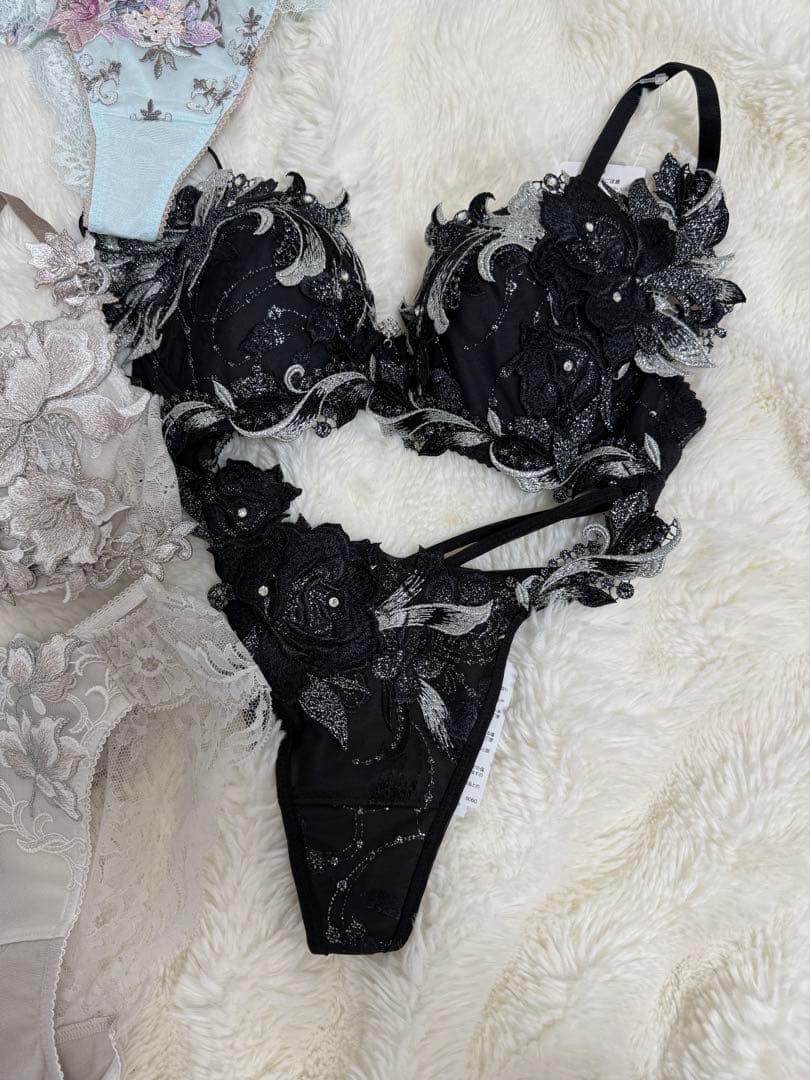 【完売サイズ】Salut サルート 24G C75M タグ付 受注 事前予約