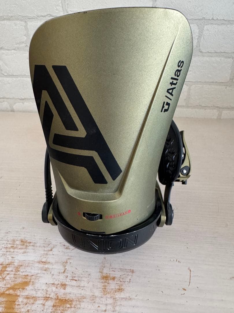 外人です UNION ATLAS 22-23 Mサイズ 左右色違い