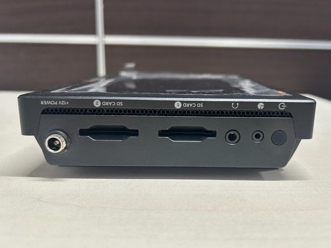 Blackmagic Video Assist 7インチ 12G HDR