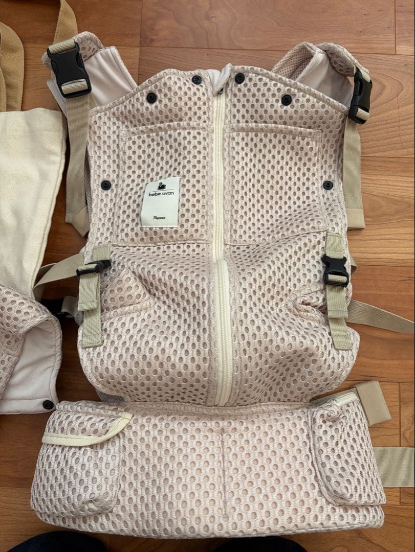 べべスワン抱っこ紐(サンドベージュ)トートバッグ付き