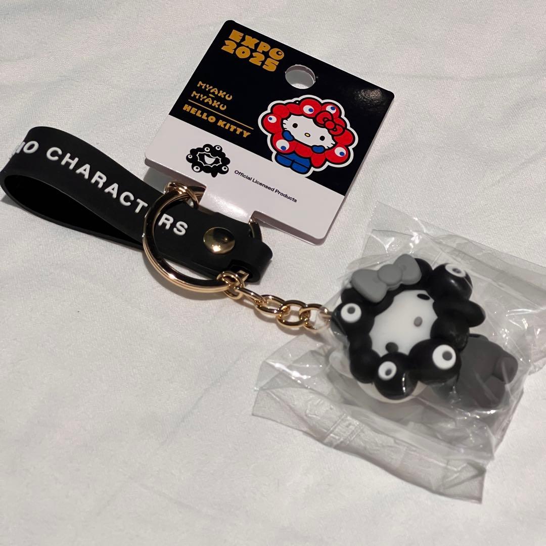 「新品」ハローキティ 黒ミャクミャク×サンリオ 立体マスコットストラップ