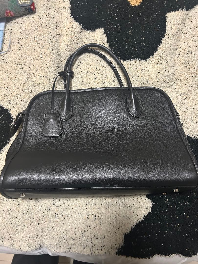 ブラックレザートートバッグ