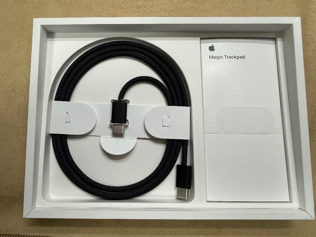 【美品ほぼ未使用】Apple Magic Trackpad(USB-C)ブラック